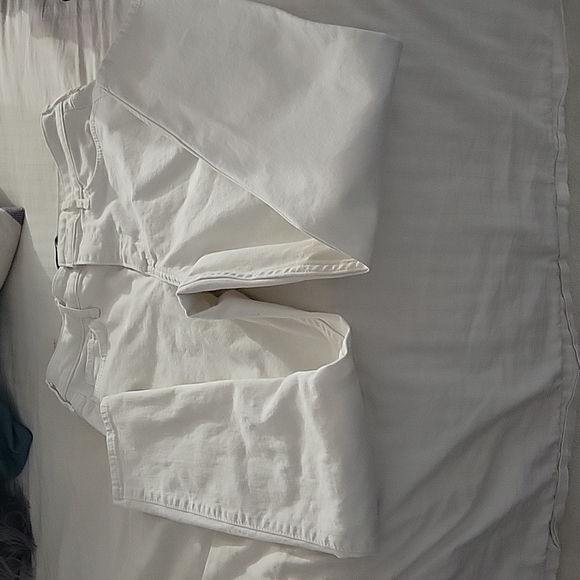 Hollister Curvy High Rise - Picture 2 of 4